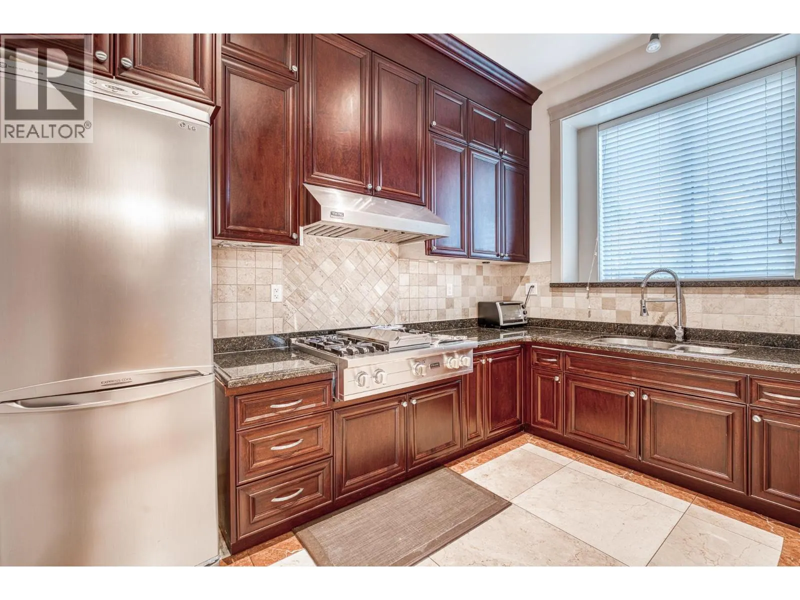8511 SUNNYWOOD DRIVE
