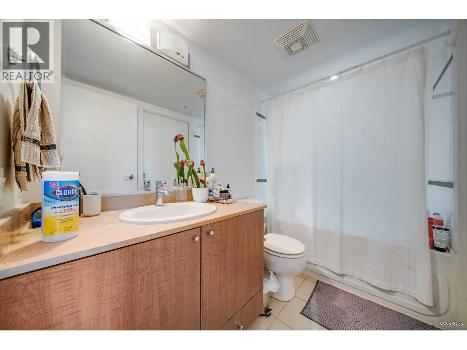 2714 610 GRANVILLE STREET