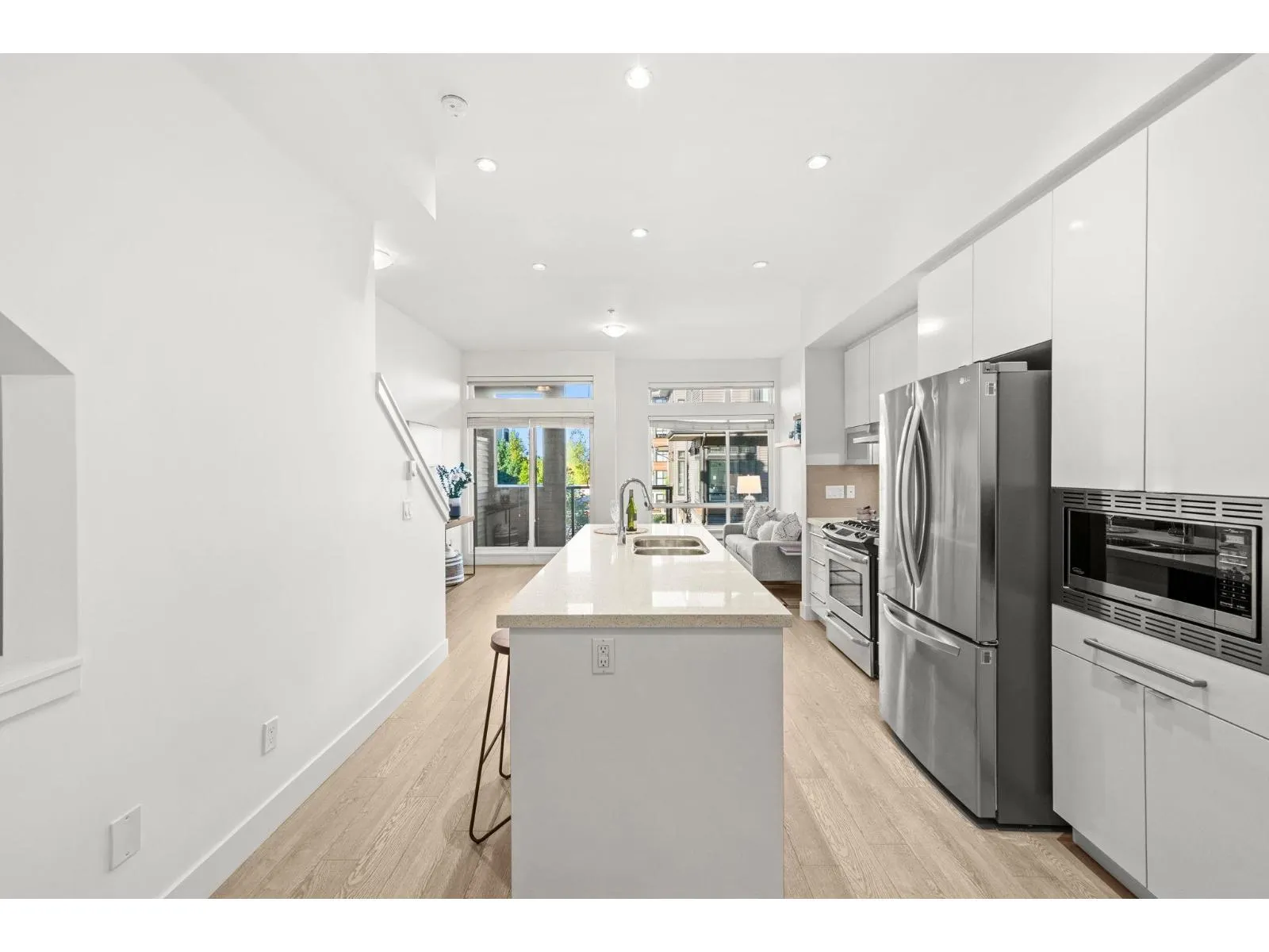 57 7811 209 STREET