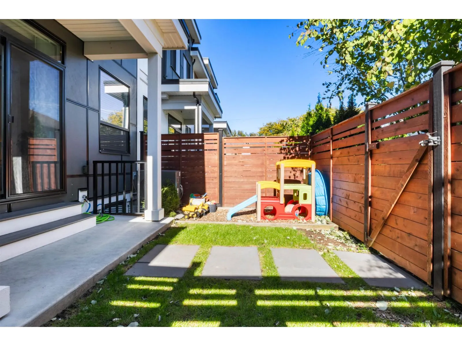 8 7140 MAITLAND AVENUE|Sardis West Vedder
