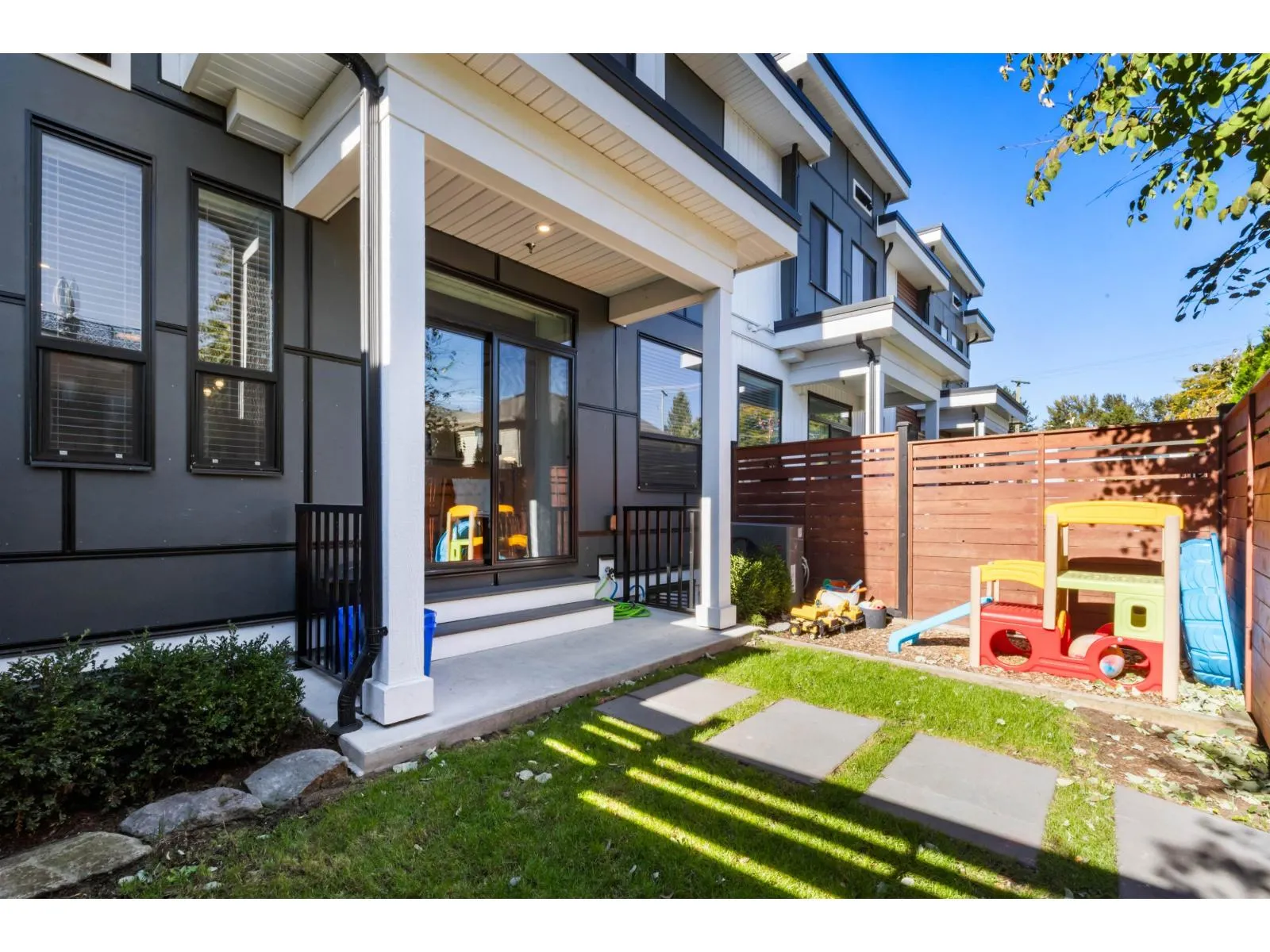 8 7140 MAITLAND AVENUE|Sardis West Vedder