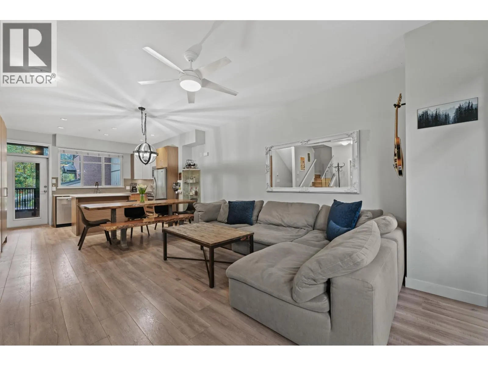 207 2135 HERITAGE PARK LANE