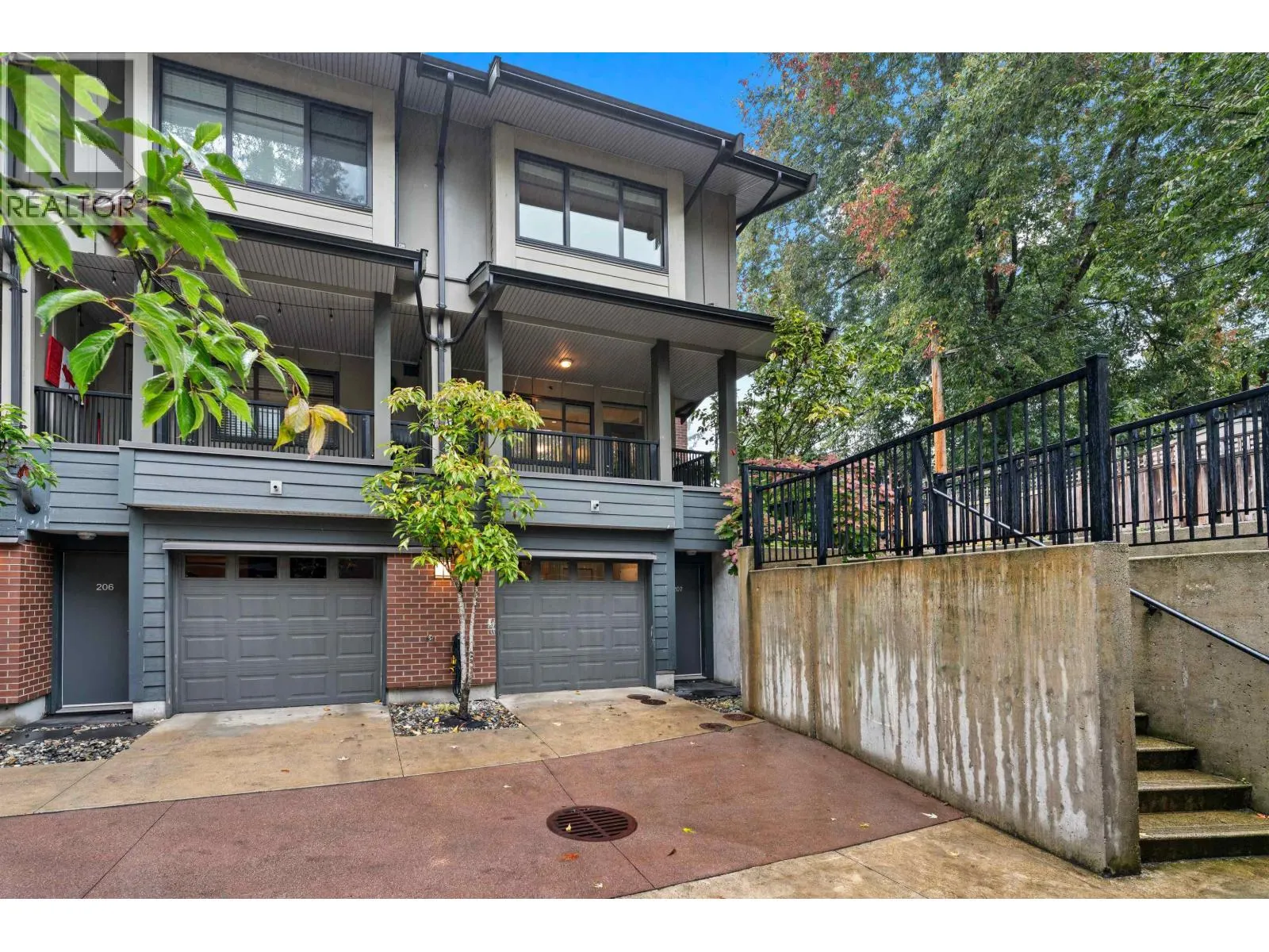 207 2135 HERITAGE PARK LANE