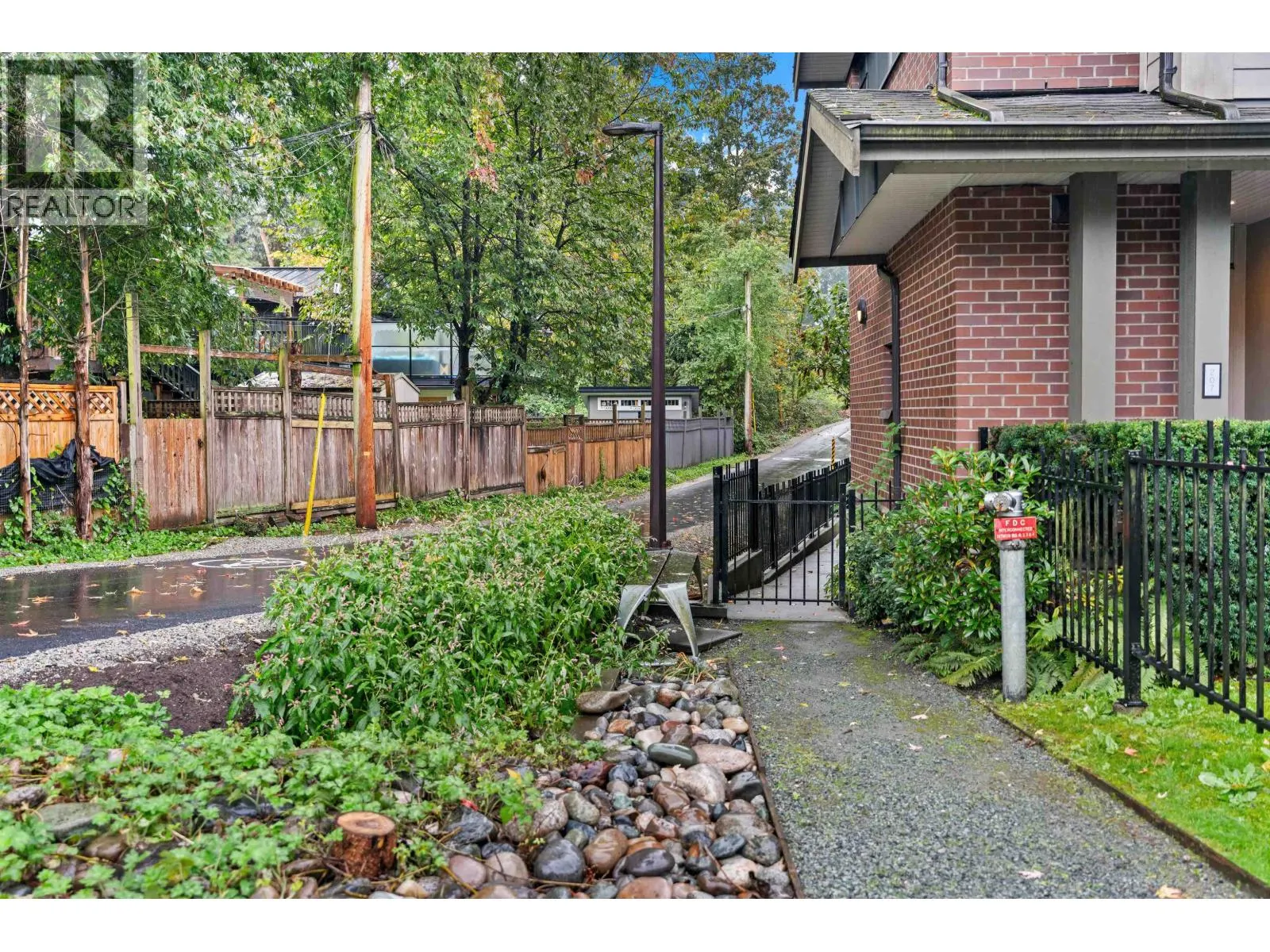 207 2135 HERITAGE PARK LANE