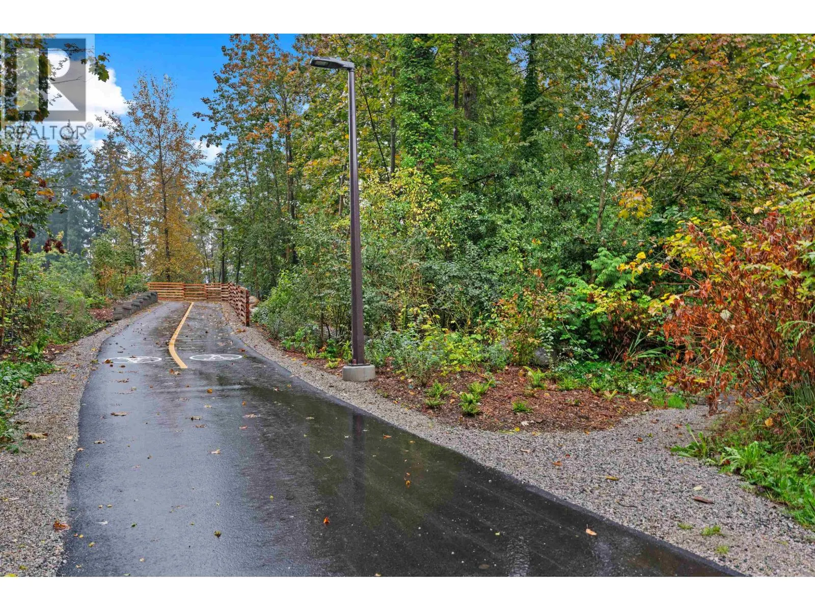 207 2135 HERITAGE PARK LANE