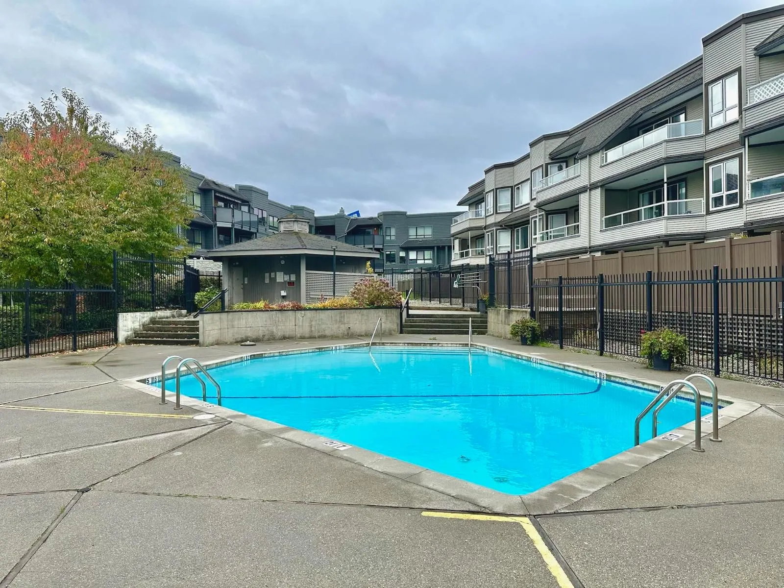 1 1860 SOUTHMERE EAST CRESCENT