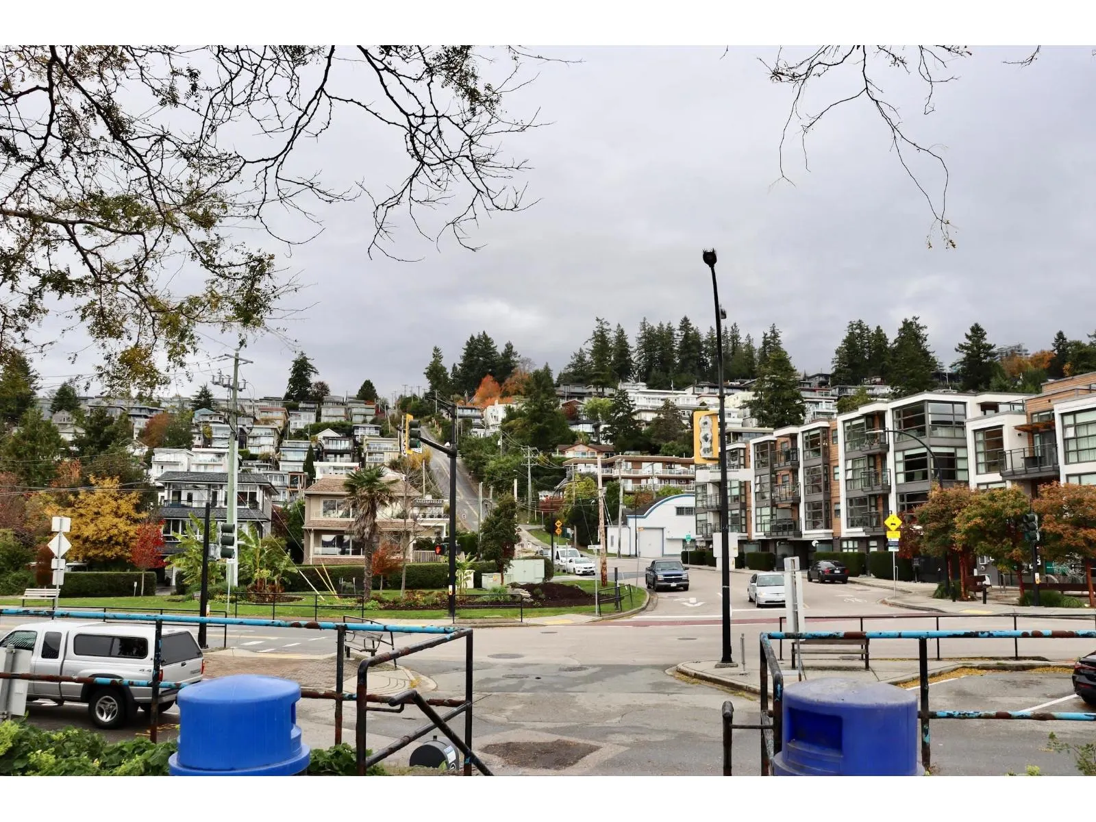 1 1860 SOUTHMERE EAST CRESCENT