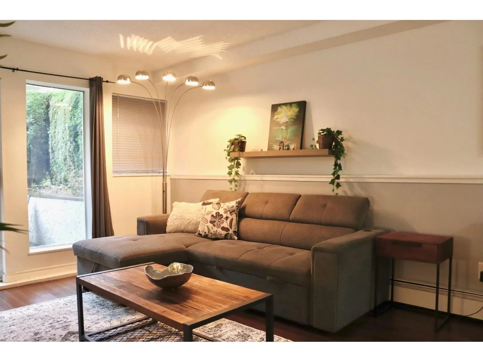 1 1860 SOUTHMERE EAST CRESCENT