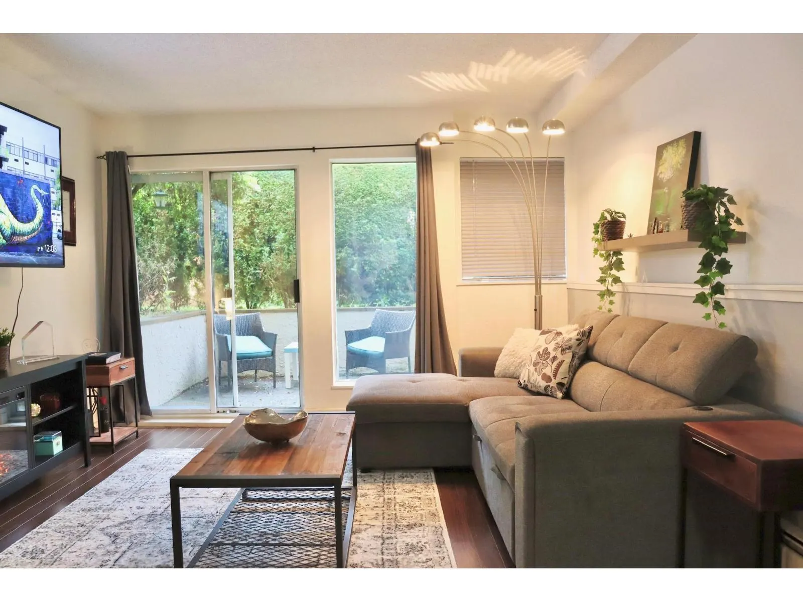 1 1860 SOUTHMERE EAST CRESCENT