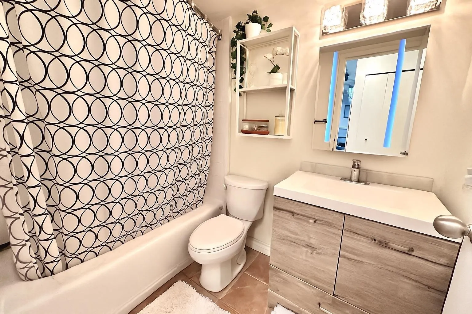 1 1860 SOUTHMERE EAST CRESCENT