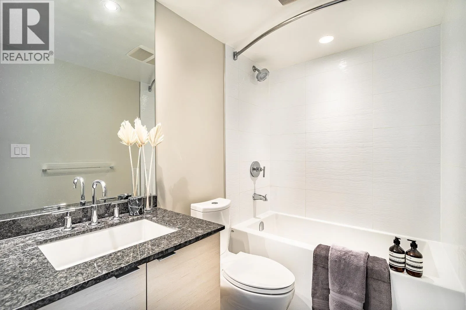 2706 488 SW MARINE DRIVE