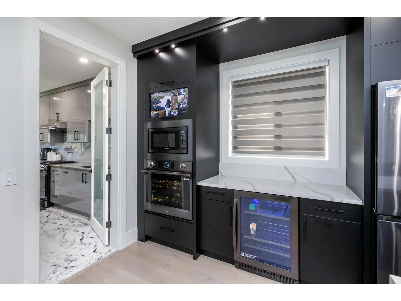 2170 OAKRIDGE CRESCENT