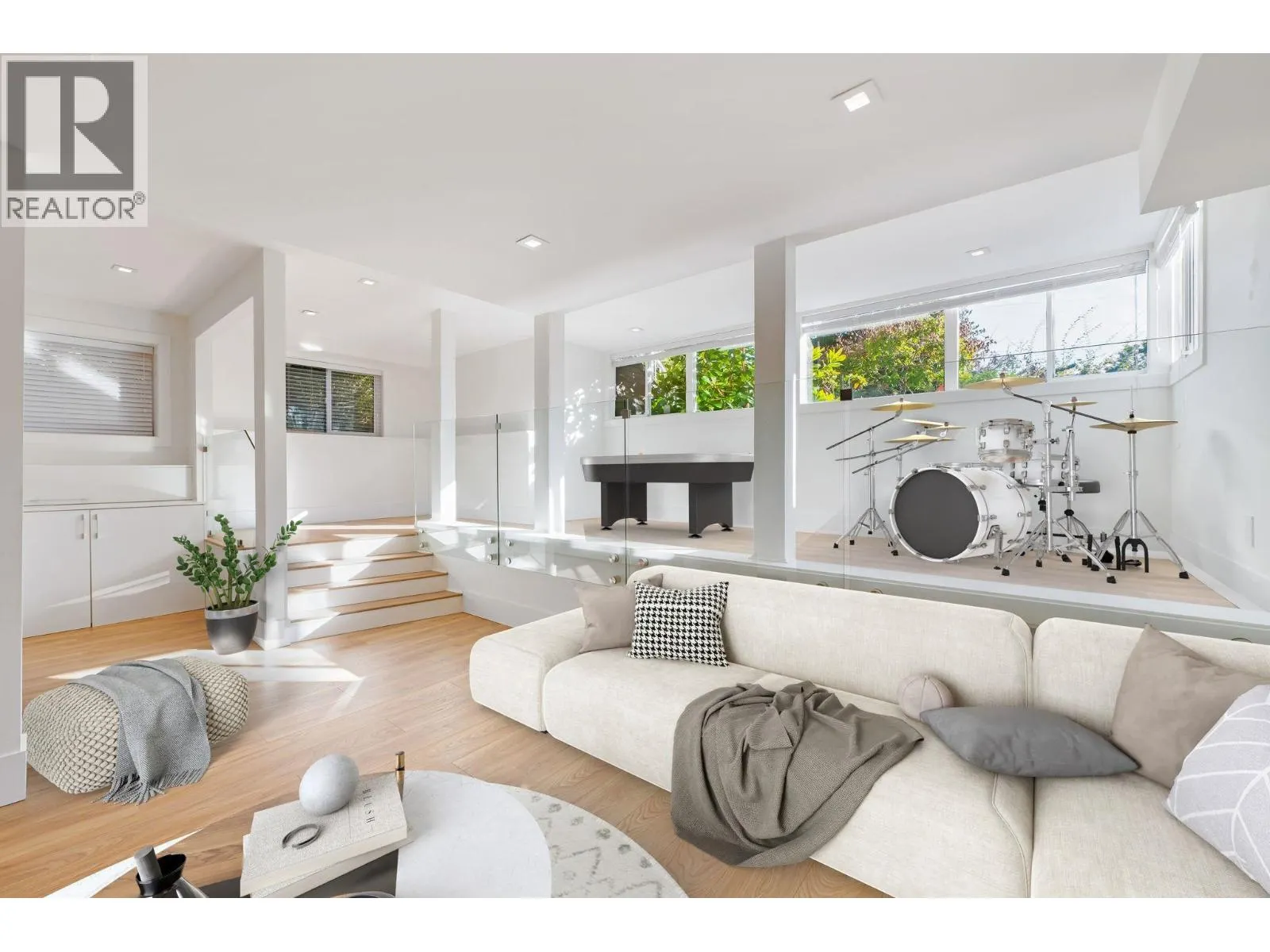389 METTA STREET