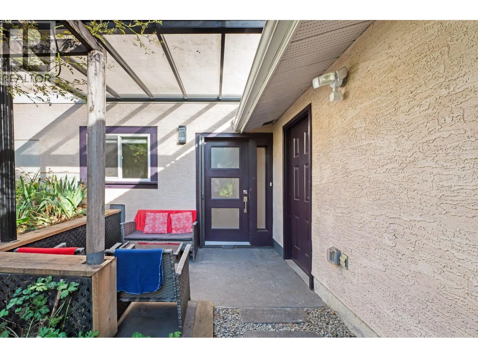 389 METTA STREET