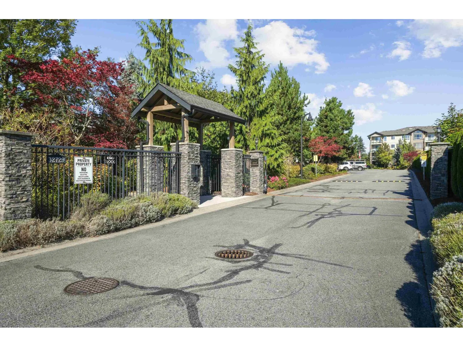 222 32729 GARIBALDI DRIVE
