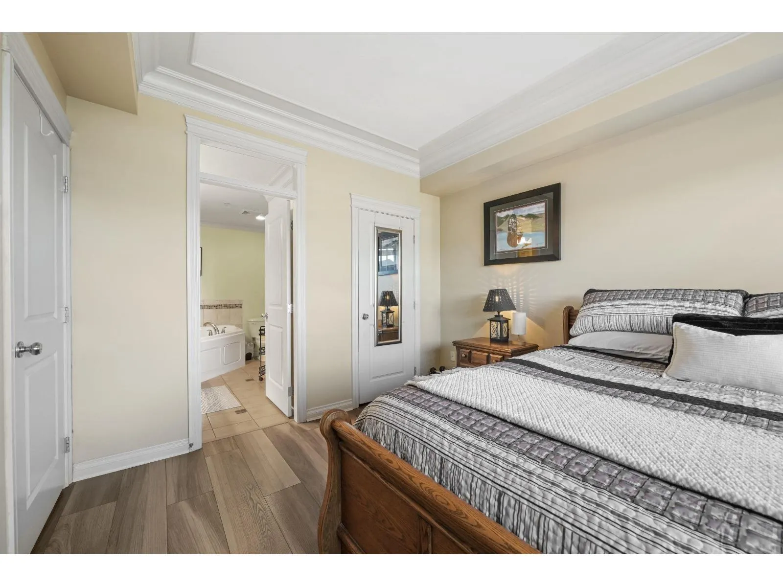 222 32729 GARIBALDI DRIVE