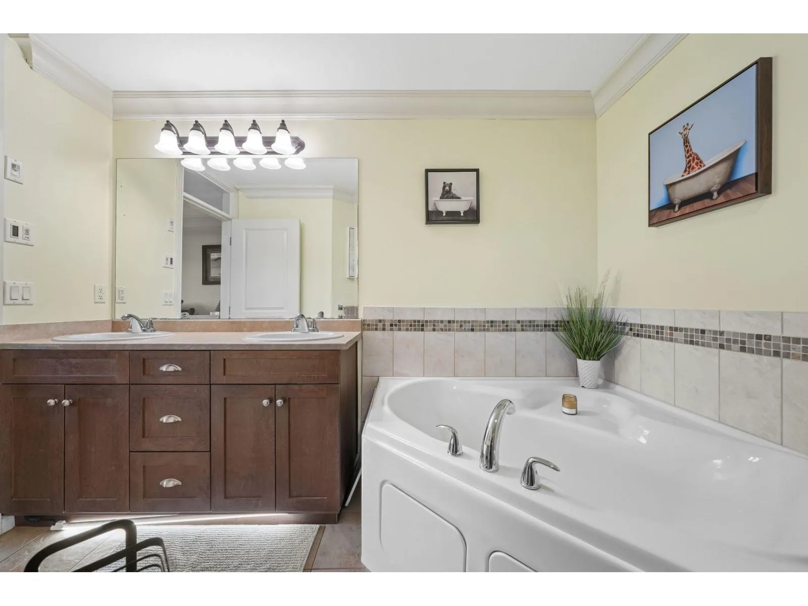 222 32729 GARIBALDI DRIVE