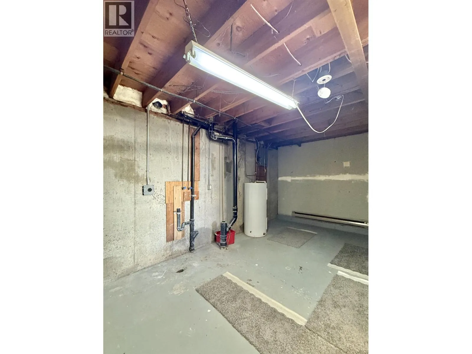 11 605 CARSON DRIVE