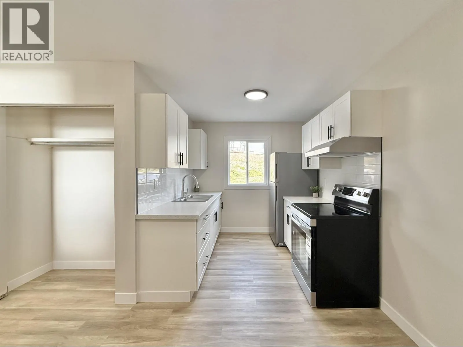 11 605 CARSON DRIVE