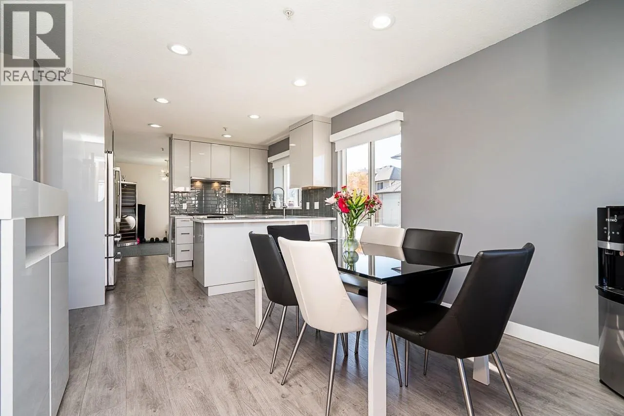 52 1370 RIVERWOOD GATE