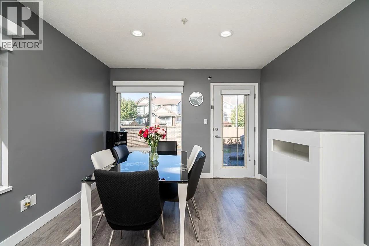 52 1370 RIVERWOOD GATE