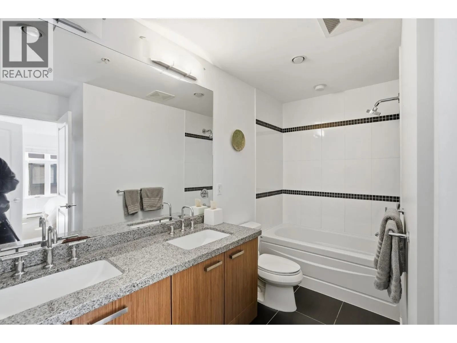 2761 GUELPH STREET