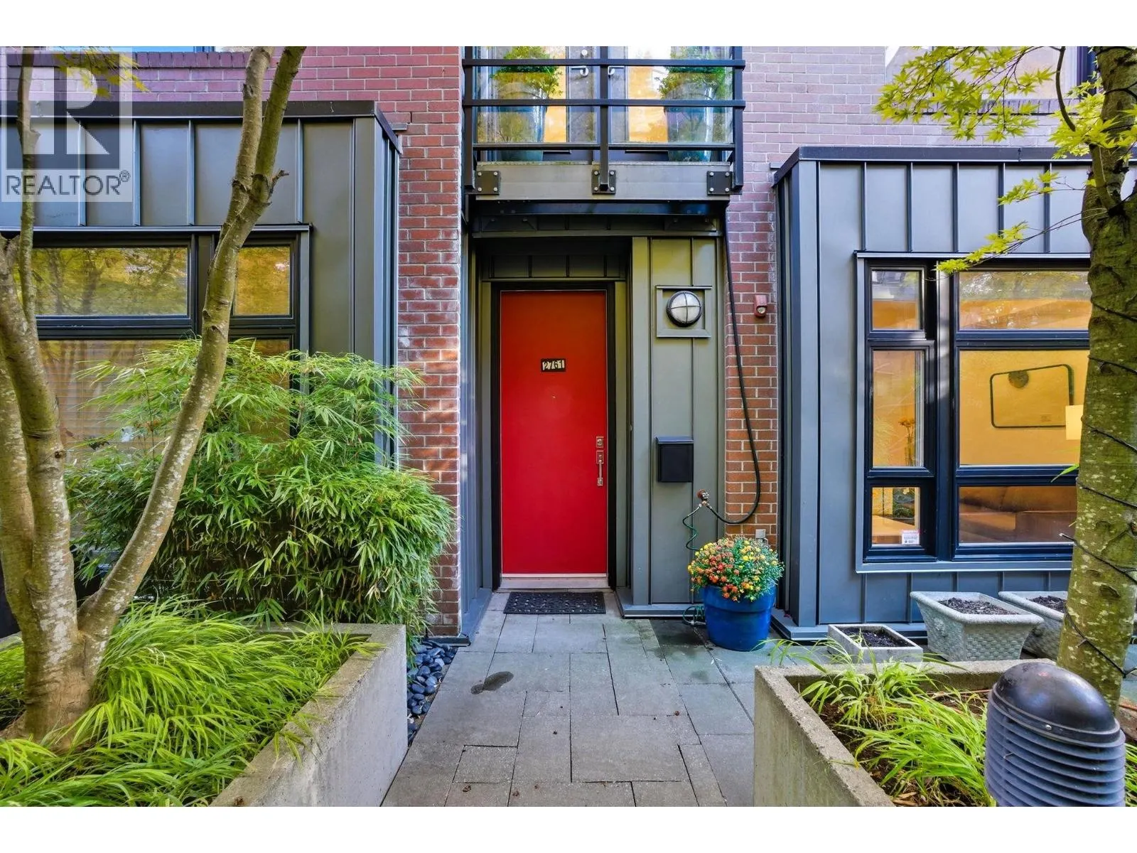2761 GUELPH STREET
