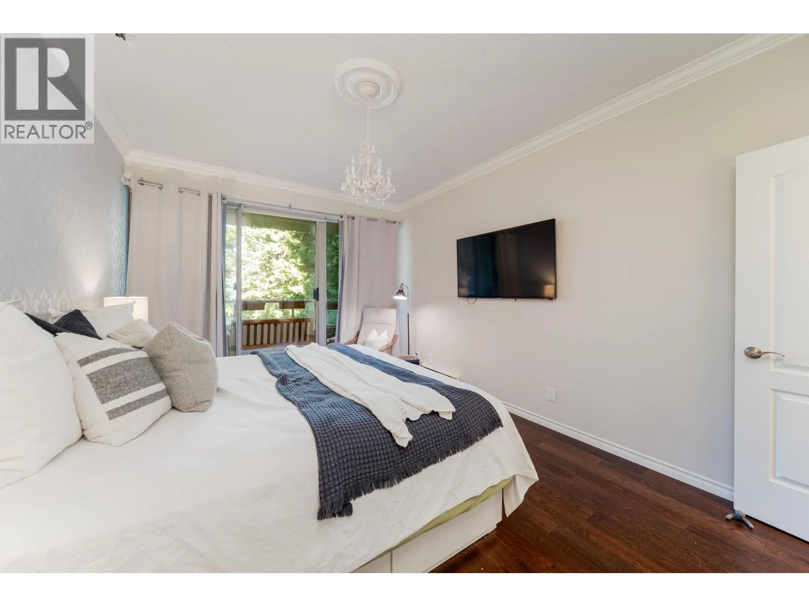 304 6888 STATION HILL DRIVE