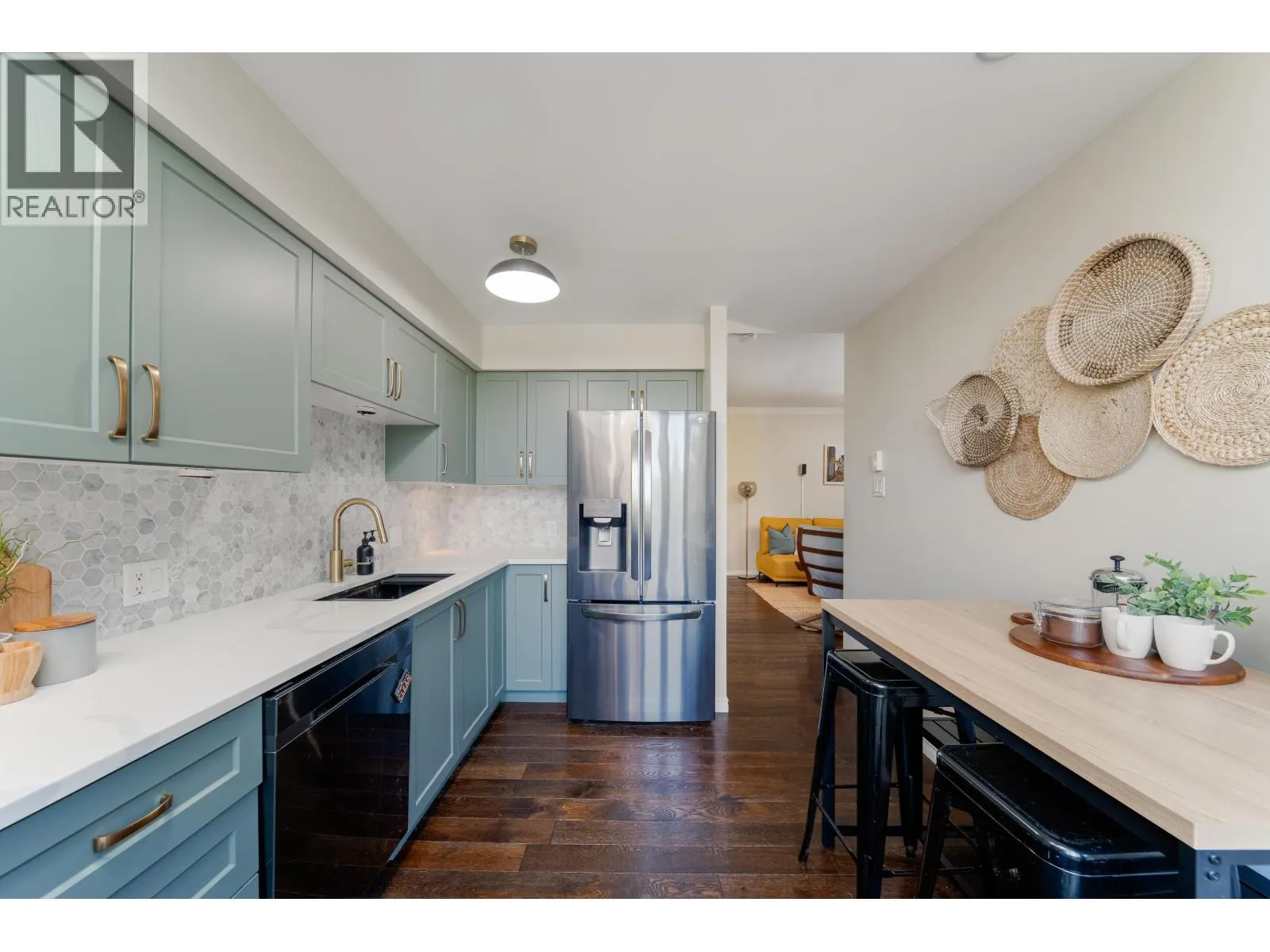 304 6888 STATION HILL DRIVE