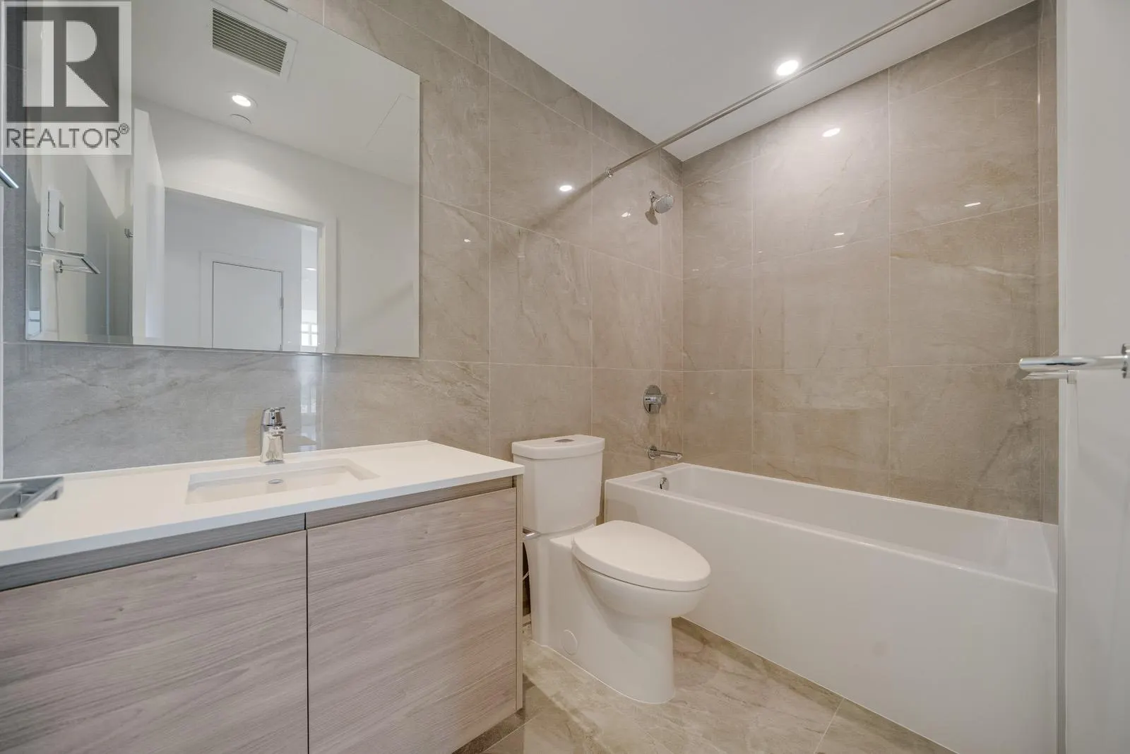 2807 680 QUAYSIDE DRIVE