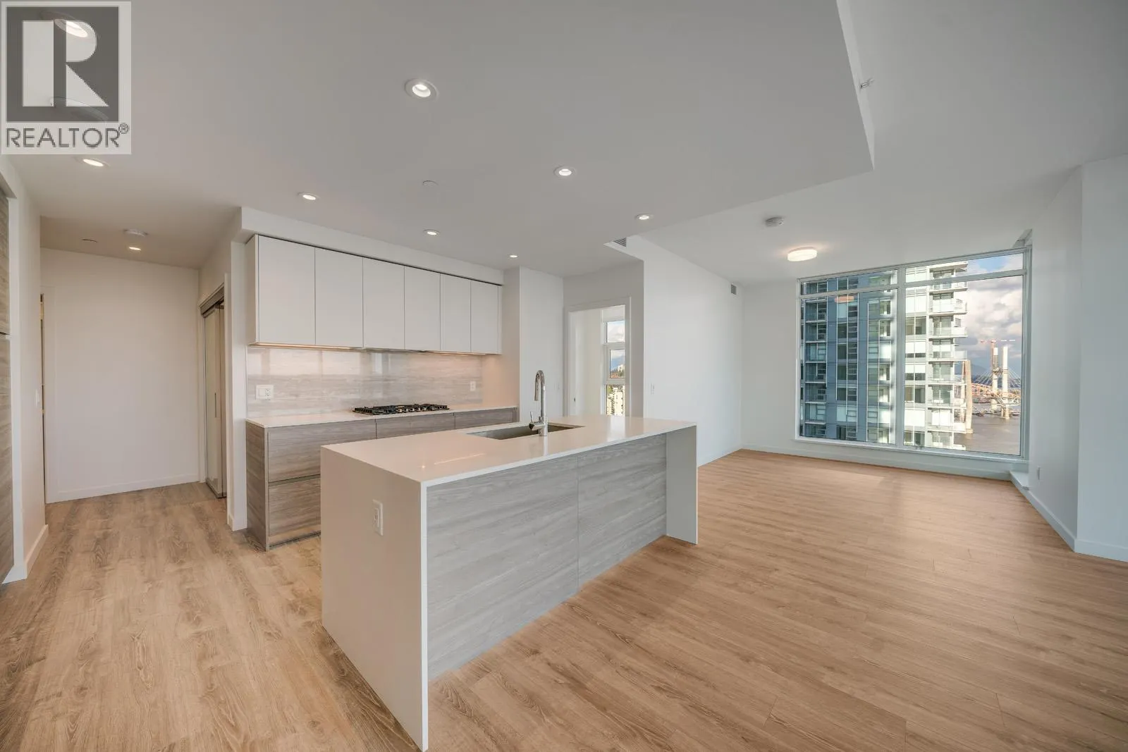 2807 680 QUAYSIDE DRIVE