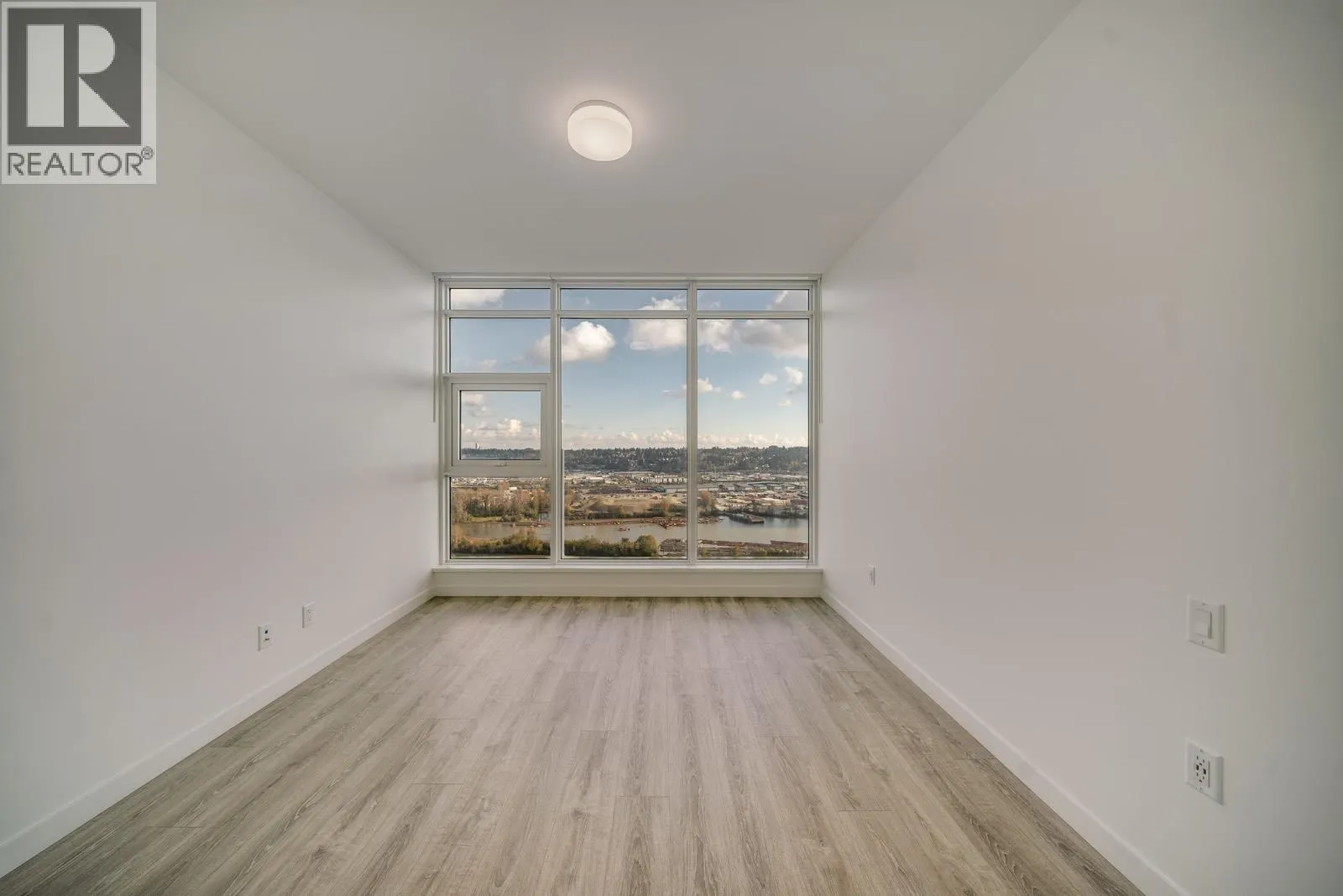 2807 680 QUAYSIDE DRIVE