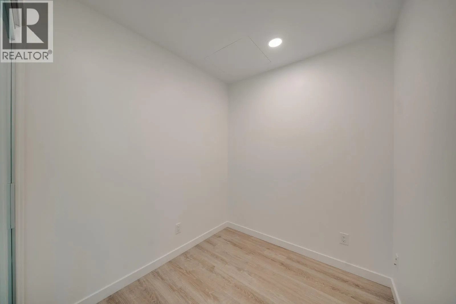 2807 680 QUAYSIDE DRIVE