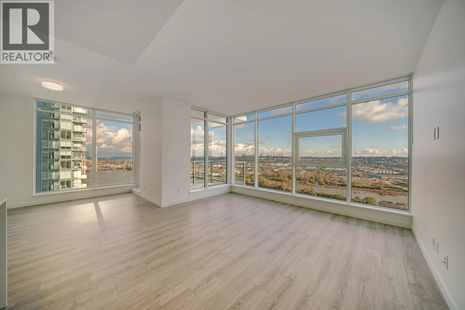 2807 680 QUAYSIDE DRIVE