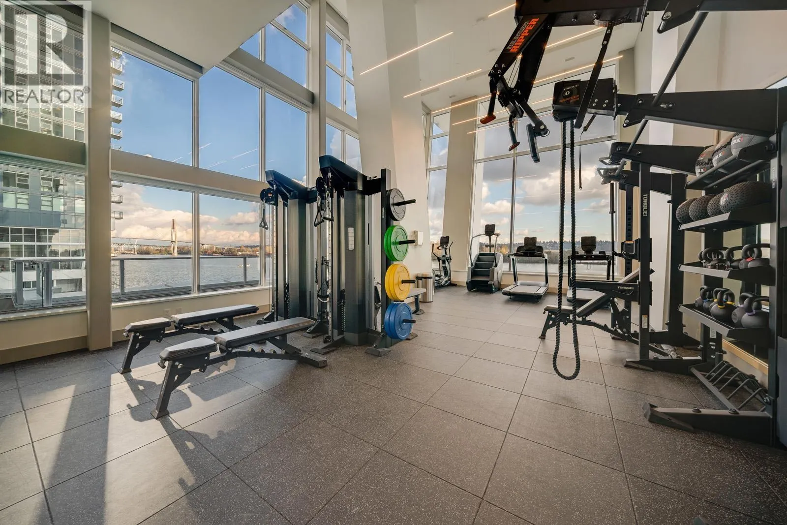 2807 680 QUAYSIDE DRIVE