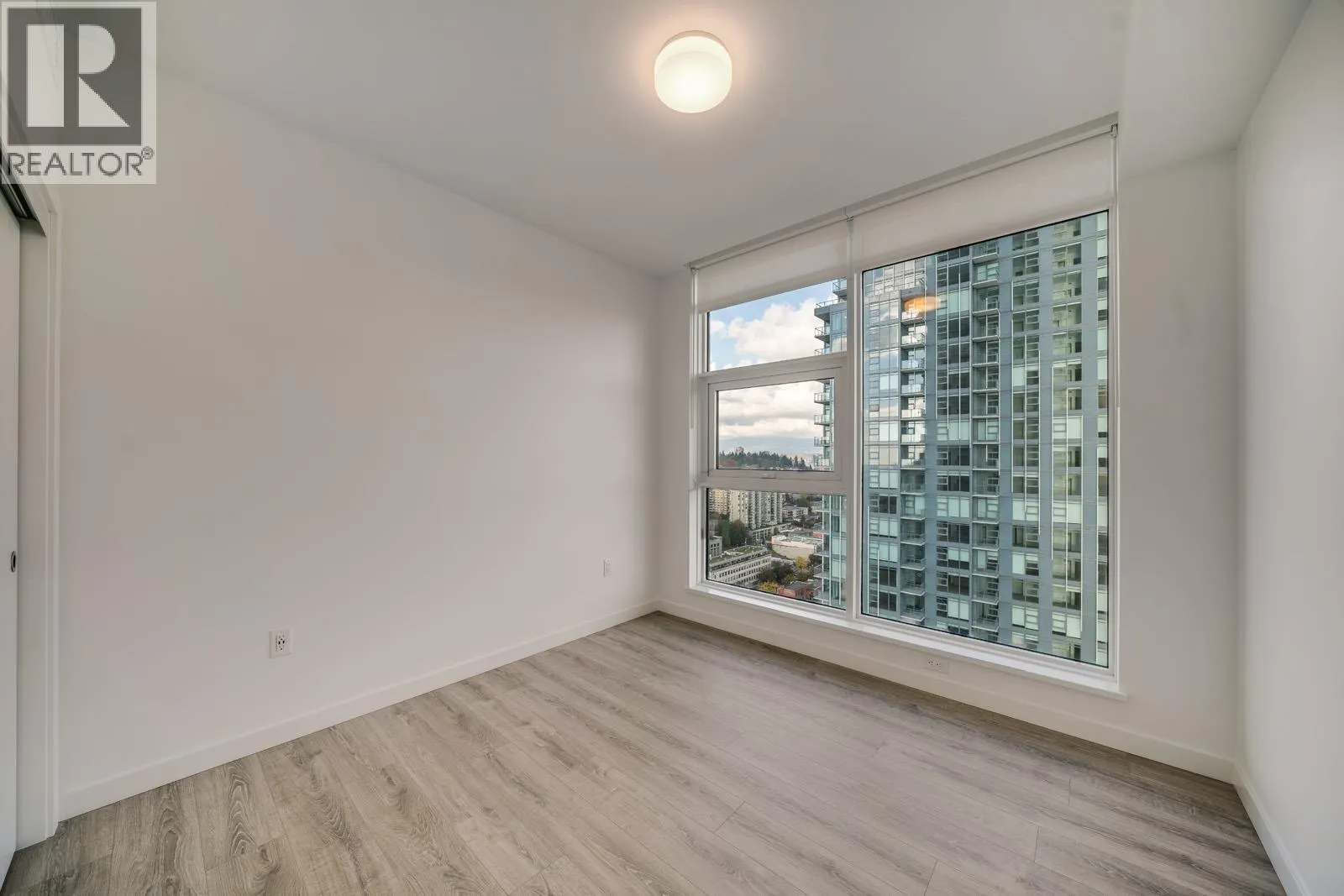 2807 680 QUAYSIDE DRIVE