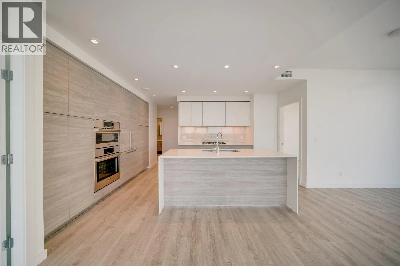 2807 680 QUAYSIDE DRIVE