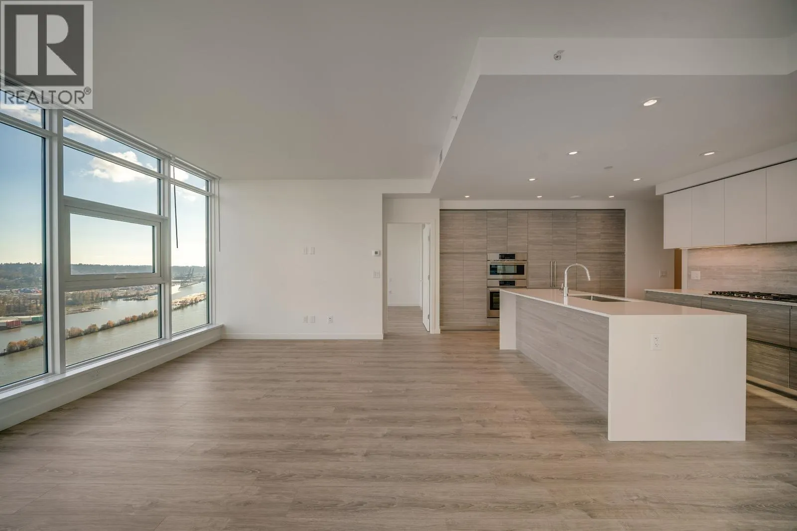 2807 680 QUAYSIDE DRIVE