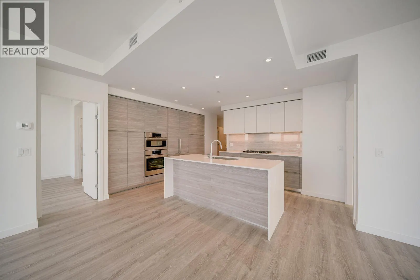 2807 680 QUAYSIDE DRIVE