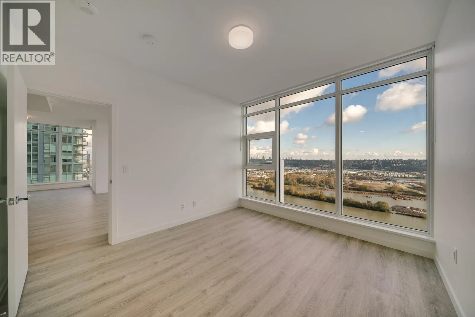 2807 680 QUAYSIDE DRIVE