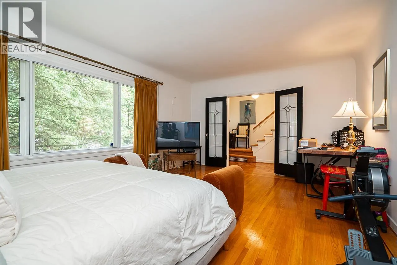6138 GRANVILLE STREET