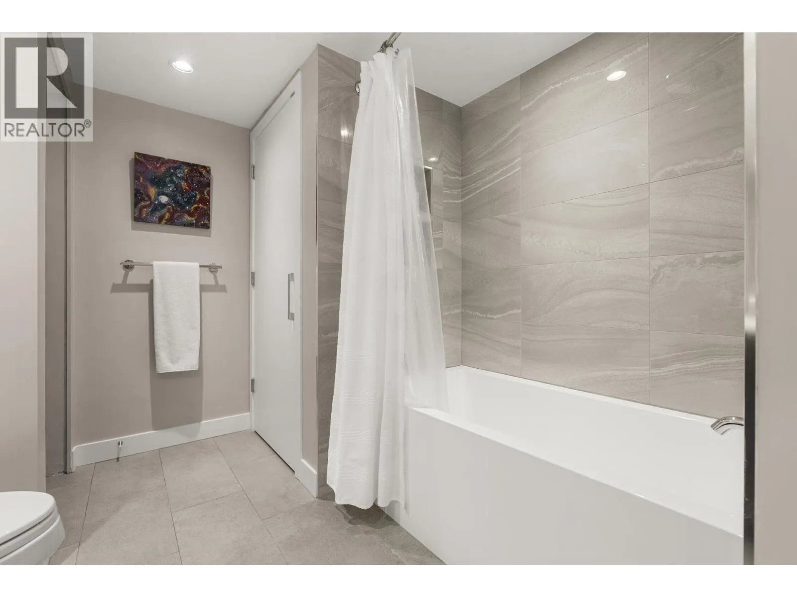 313 701 KLAHANIE DRIVE
