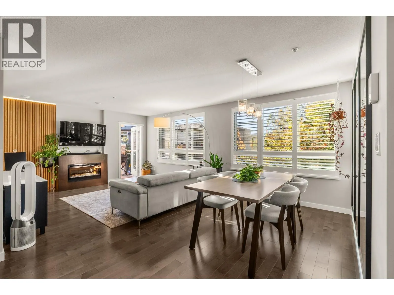 313 701 KLAHANIE DRIVE