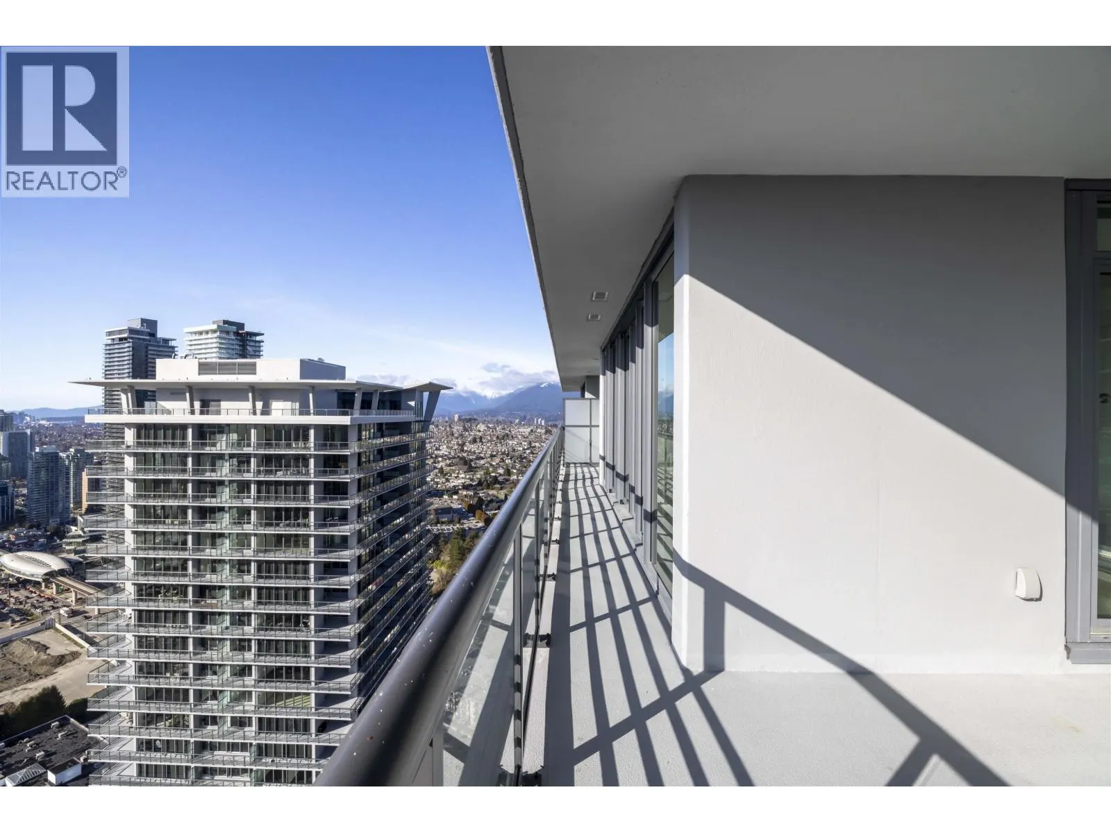 4502 4730 LOUGHEED HIGHWAY