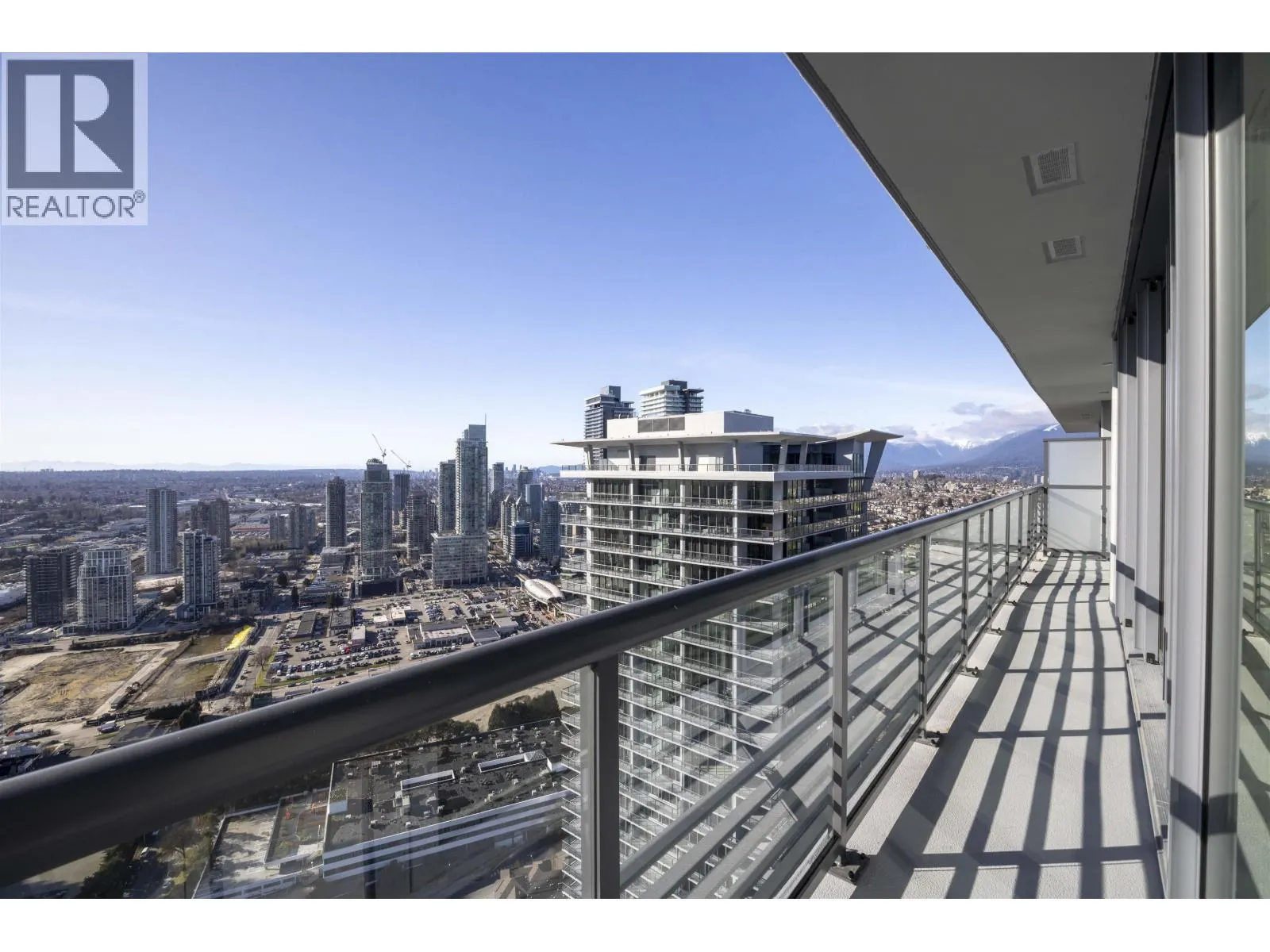 4502 4730 LOUGHEED HIGHWAY