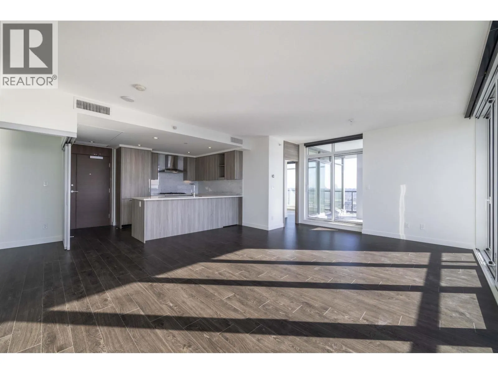 4502 4730 LOUGHEED HIGHWAY
