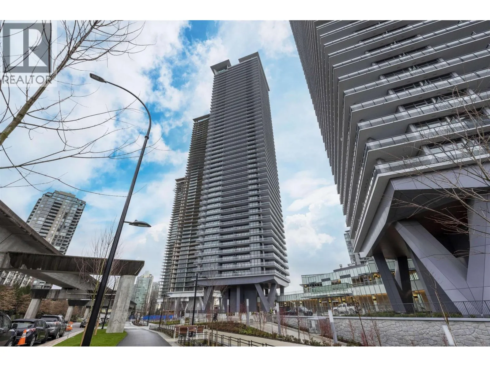 4502 4730 LOUGHEED HIGHWAY