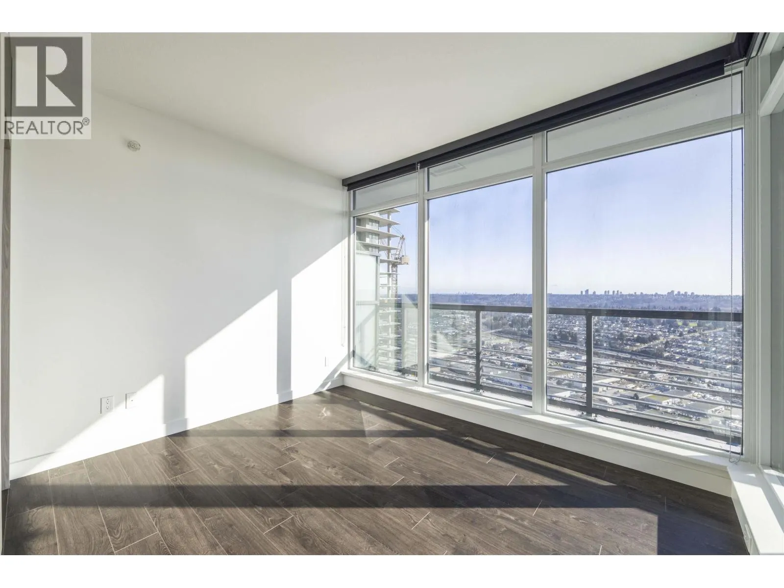 4502 4730 LOUGHEED HIGHWAY