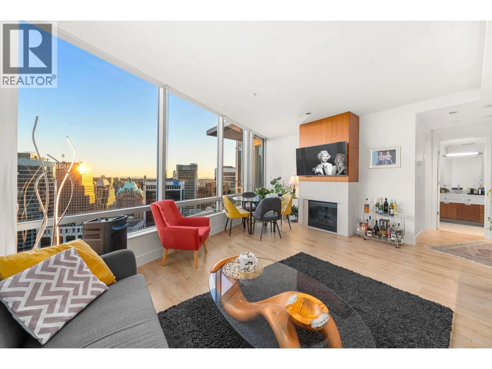 4006 1077 W CORDOVA STREET