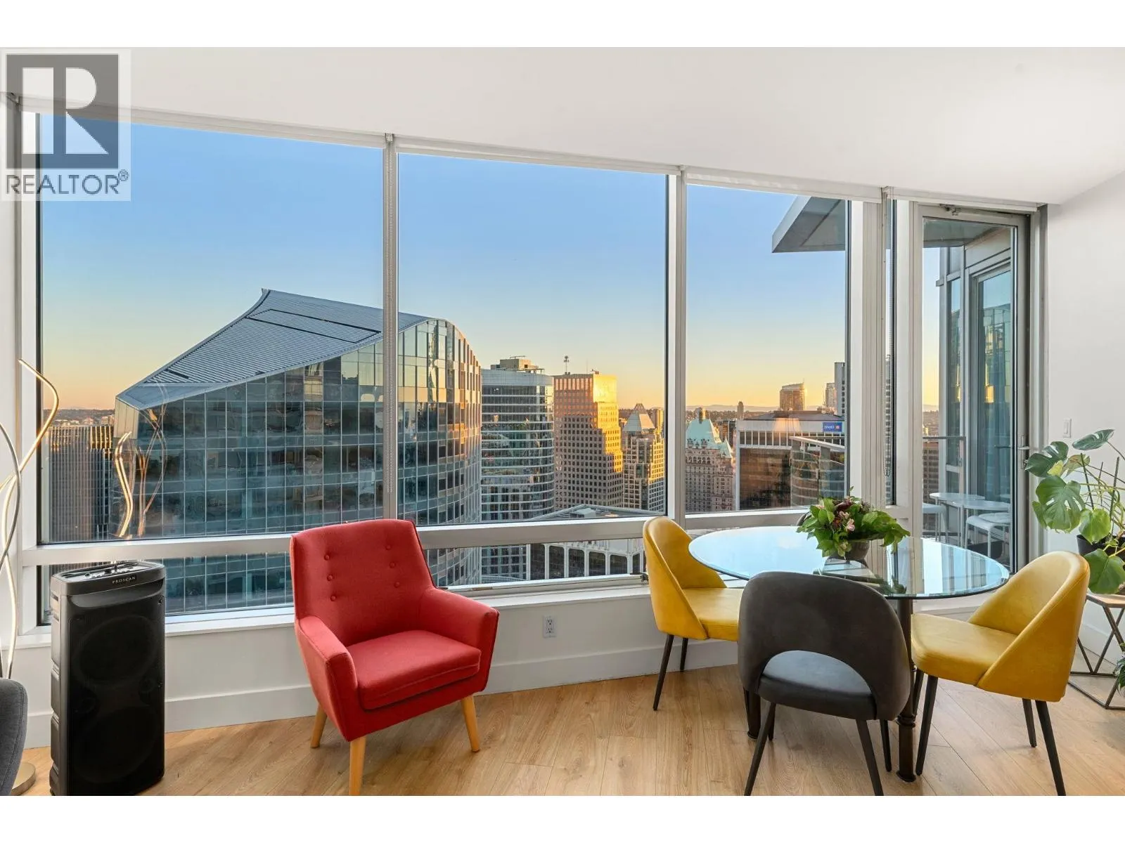 4006 1077 W CORDOVA STREET